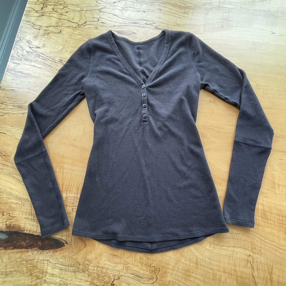 Lululemon Women’s Black Henley - XS